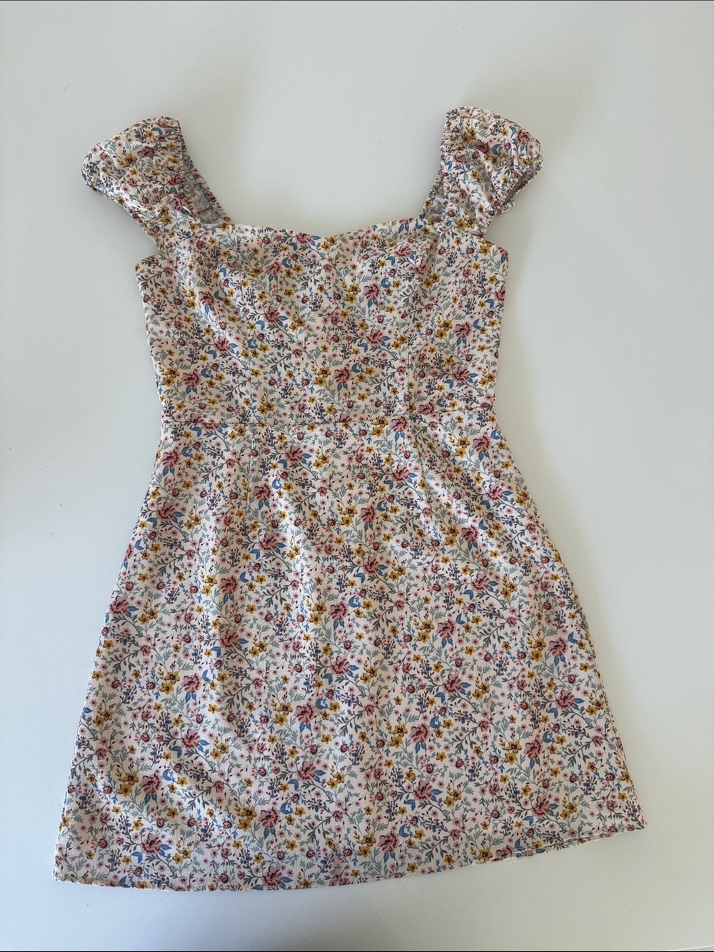 French Connection- Floral Summer Dress with Puff Sleeves - White/Multi